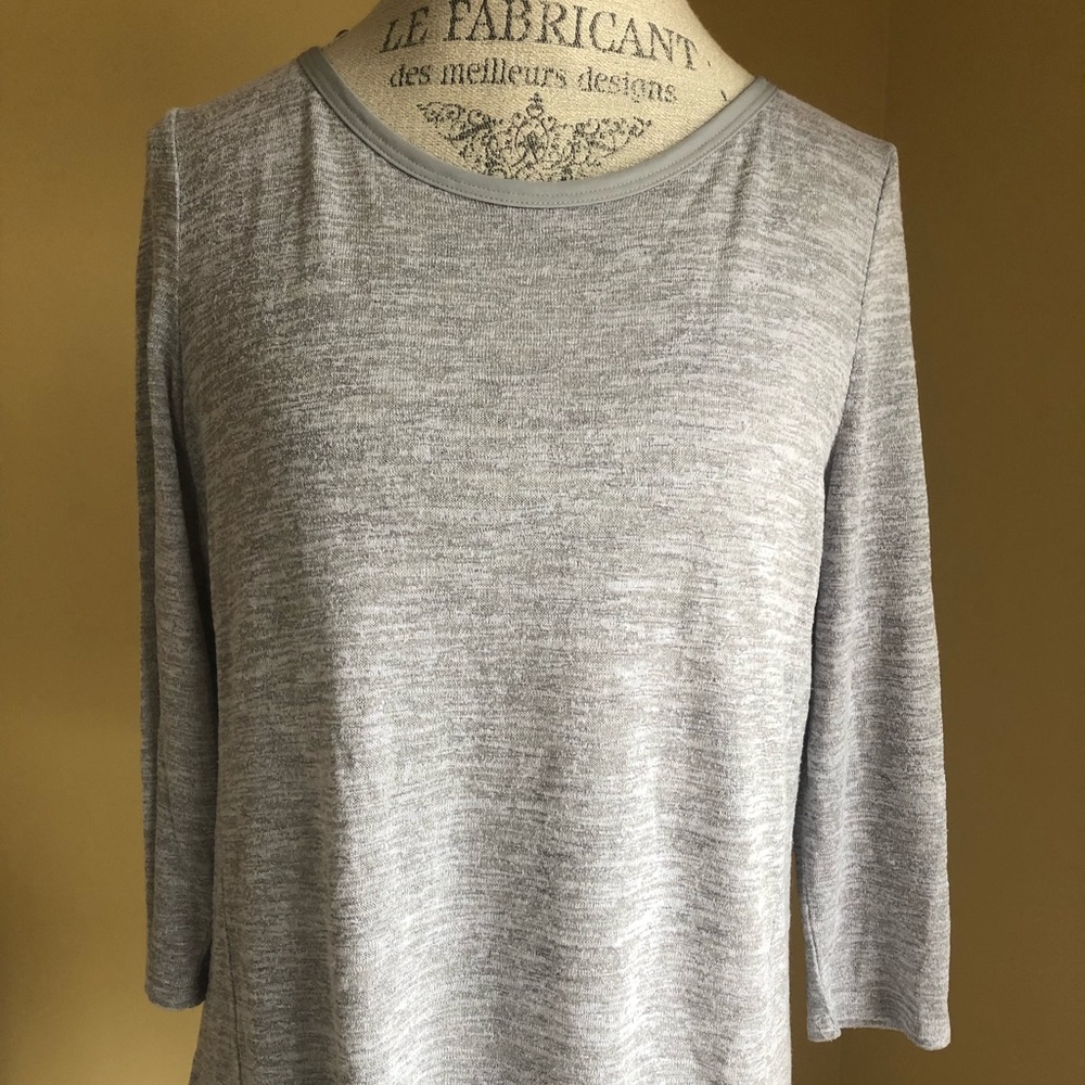 High low 3/4 sleeve top